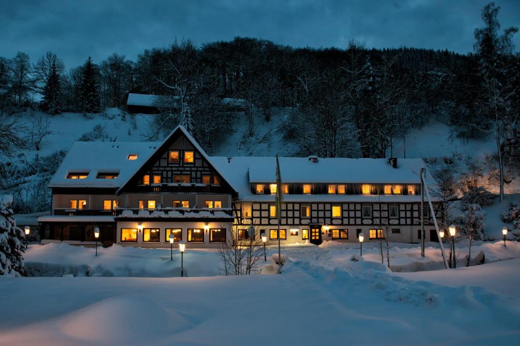 Tommes Gästehaus Zur Mühle v zimě
