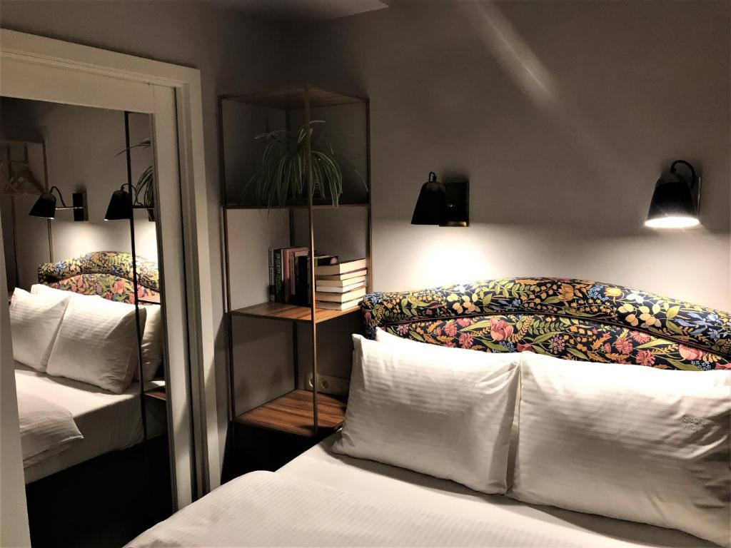 SLEEPWELL NOWY SWIAT - wejscie przez dziedziniec - brama Ordynacka 14 - Resim 33