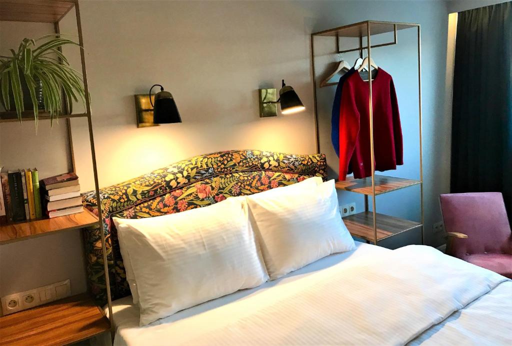 SLEEPWELL NOWY SWIAT - wejscie przez dziedziniec - brama Ordynacka 14 - Resim 21