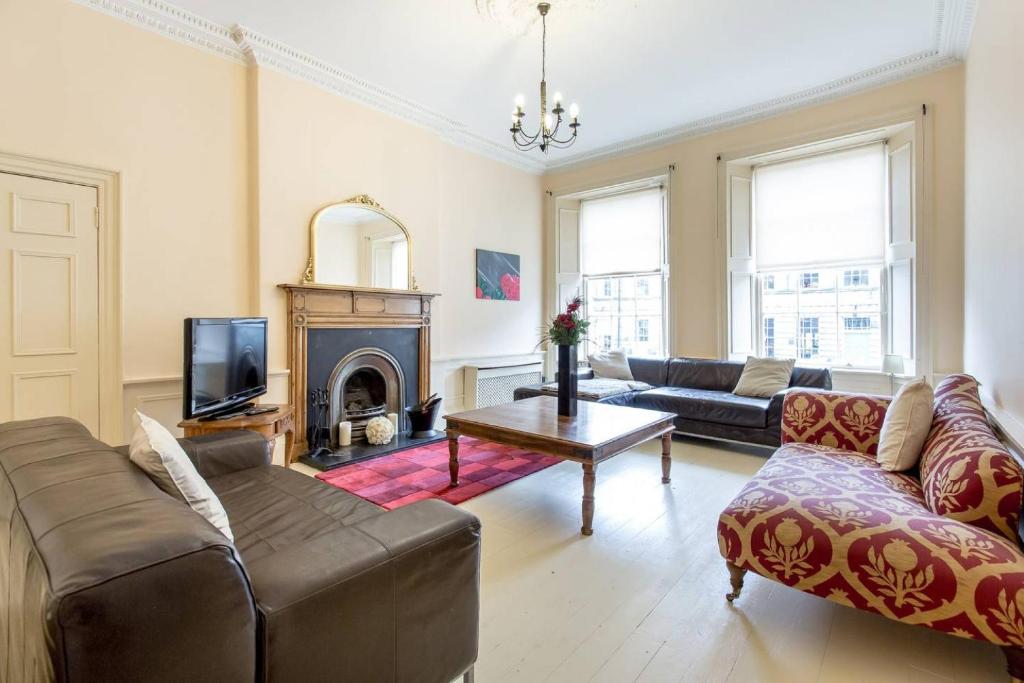 Broughton Place - 4 Bedroom Georgian Townhouse in the City Centre