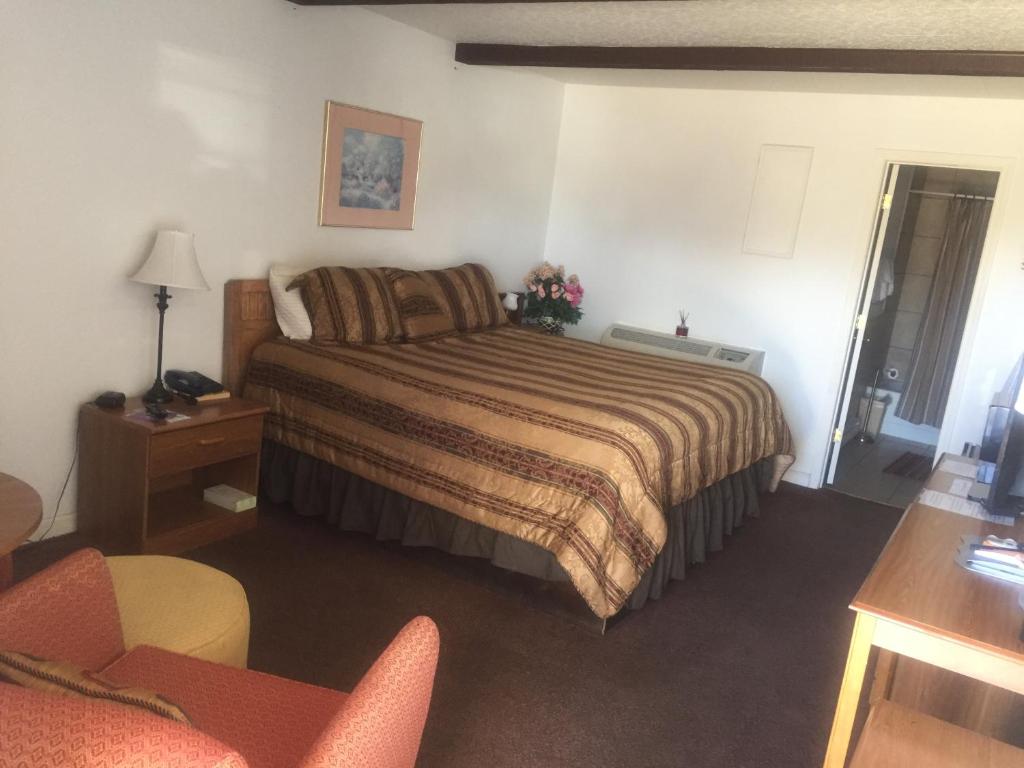 Rustic Motel Rolla - Deluxe King Room
