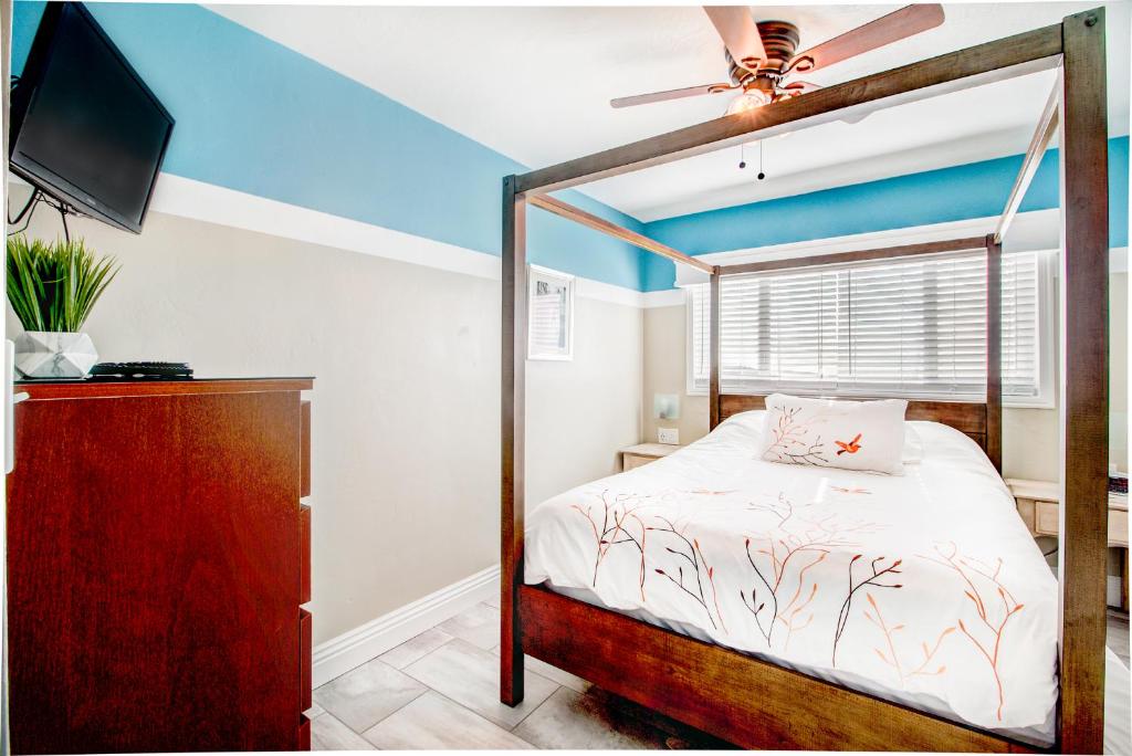 The Inn at Sunset Cliffs photo