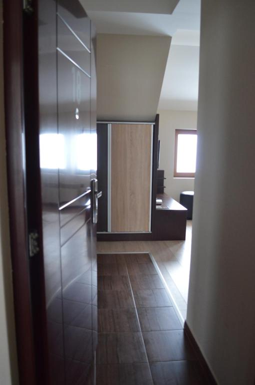 Apartment Penjisevic - Apartment With Mountain View