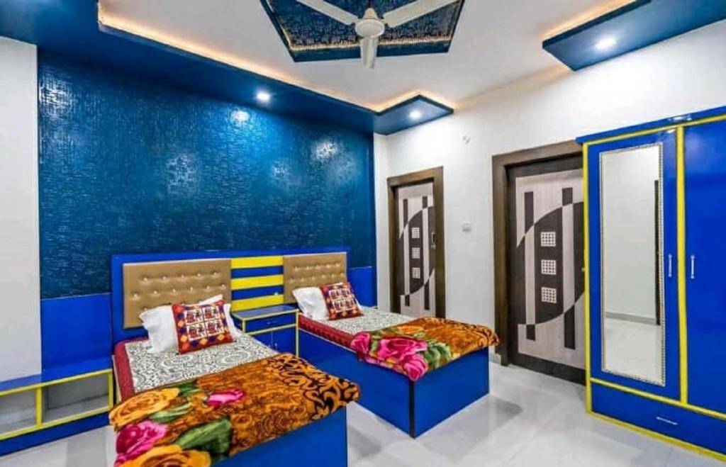 Friends Home Stay - Agra - Three-Bedroom Apartment