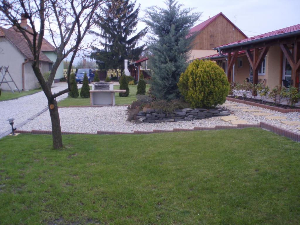 Vonkajšia záhrada v ubytovaní Apartmany u Smreka