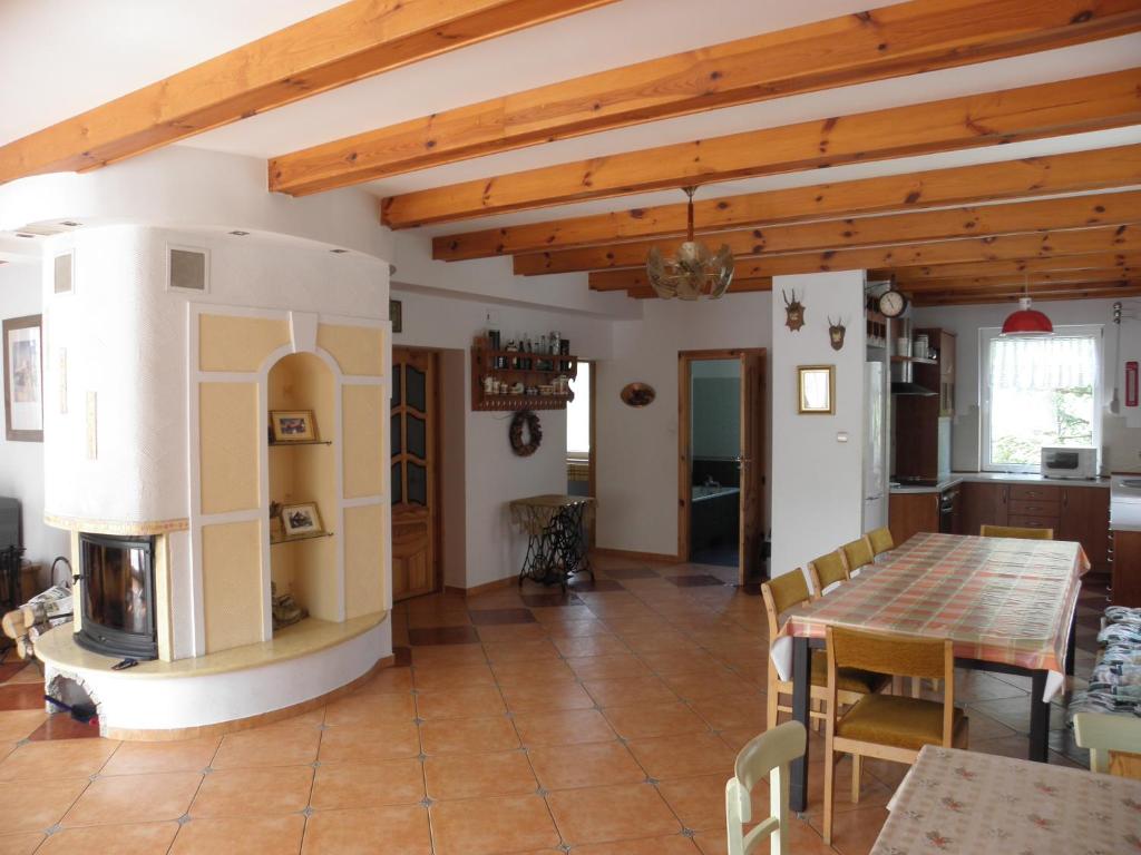 Kuchyňa alebo kuchynka v ubytovaní Villa Paula Pluski
