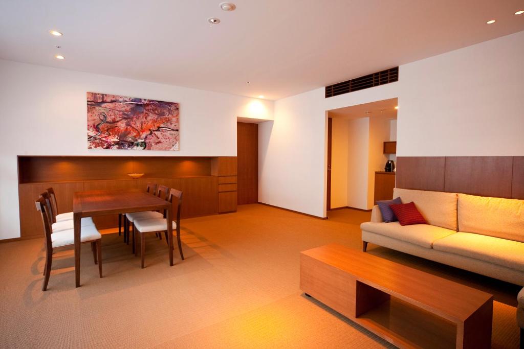 Posezení v ubytování Kinosaki Onsen Nishimuraya Hotel Shogetsutei