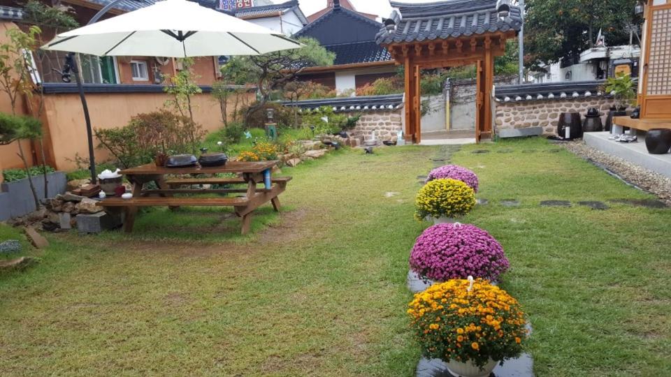 Zahrada ubytování Hanok Hyeyum