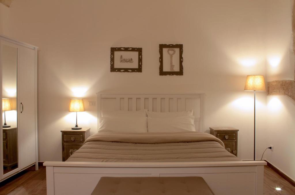 DeShome Guest House - 11