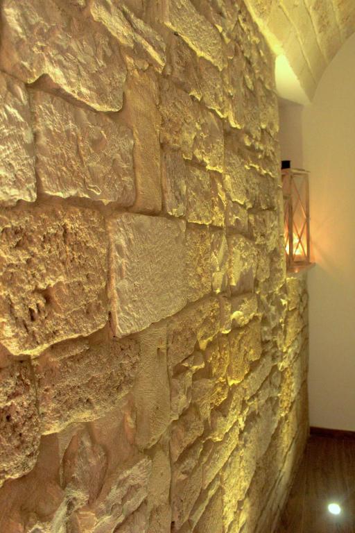 DeShome Guest House - 12