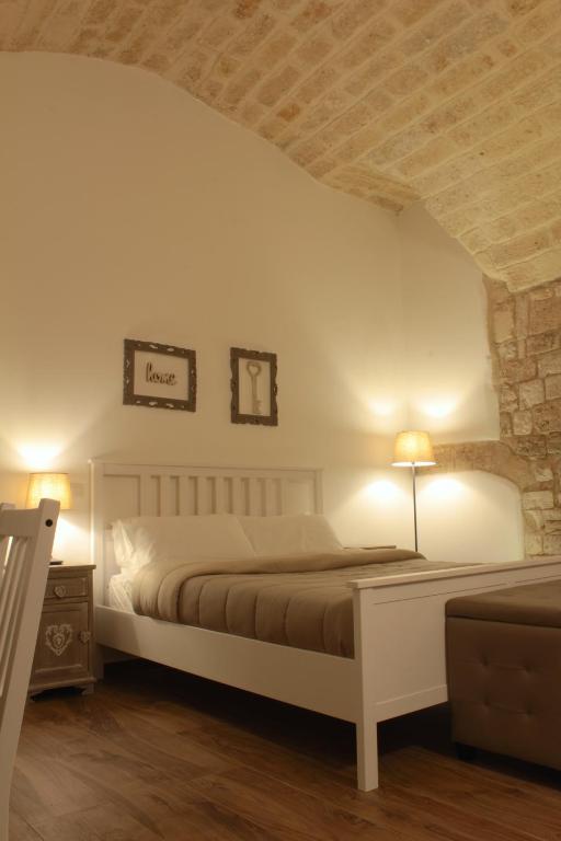 DeShome Guest House - 15