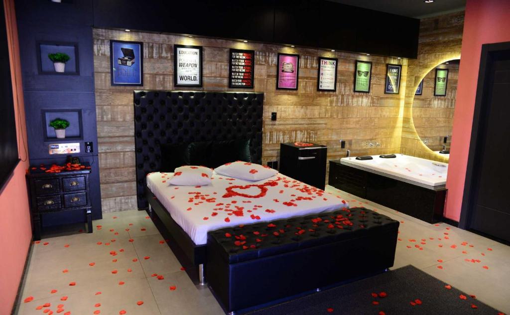  Helus Motel