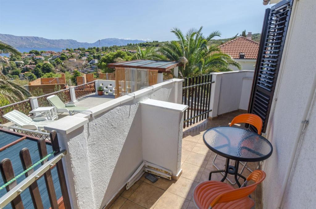 En balkon eller terrasse på Apartments Jozsef