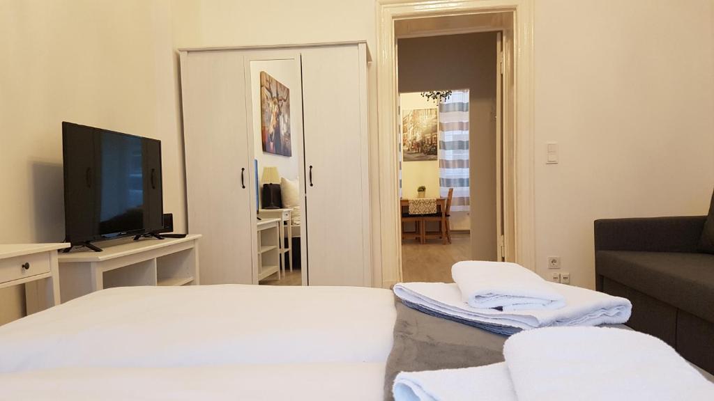 City Apartment, good location - Apartment