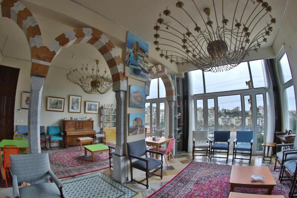 Posezení v ubytování Damask Rose, Lebanese Guest House