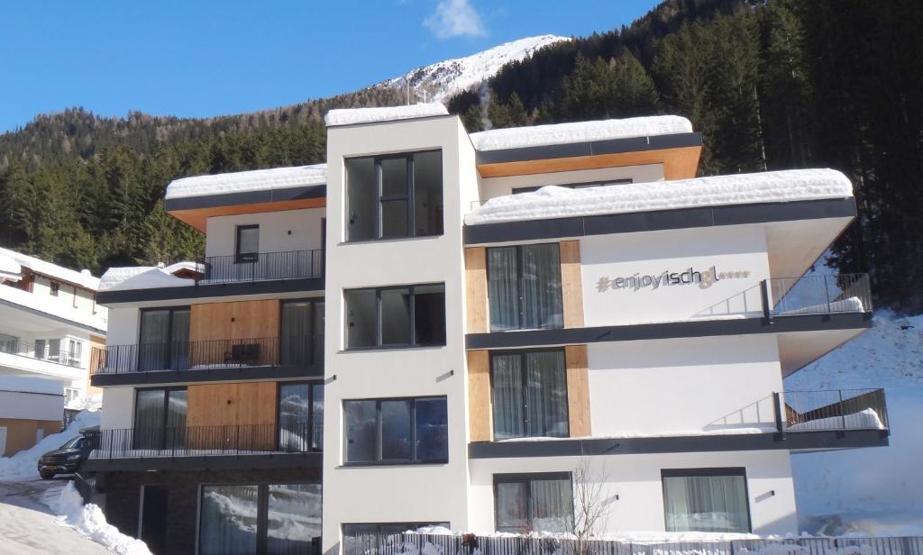 Nespecifikovaný výhled na hory nebo výhled na hory při pohledu z aparthotelu