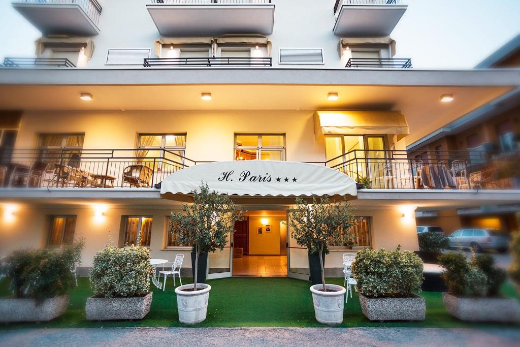 Budova, kde se hotel nachází