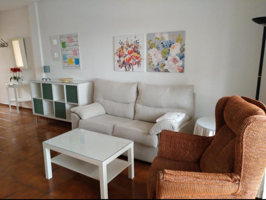Posedenie v ubytovaní Apartamentos Luna de Nerja