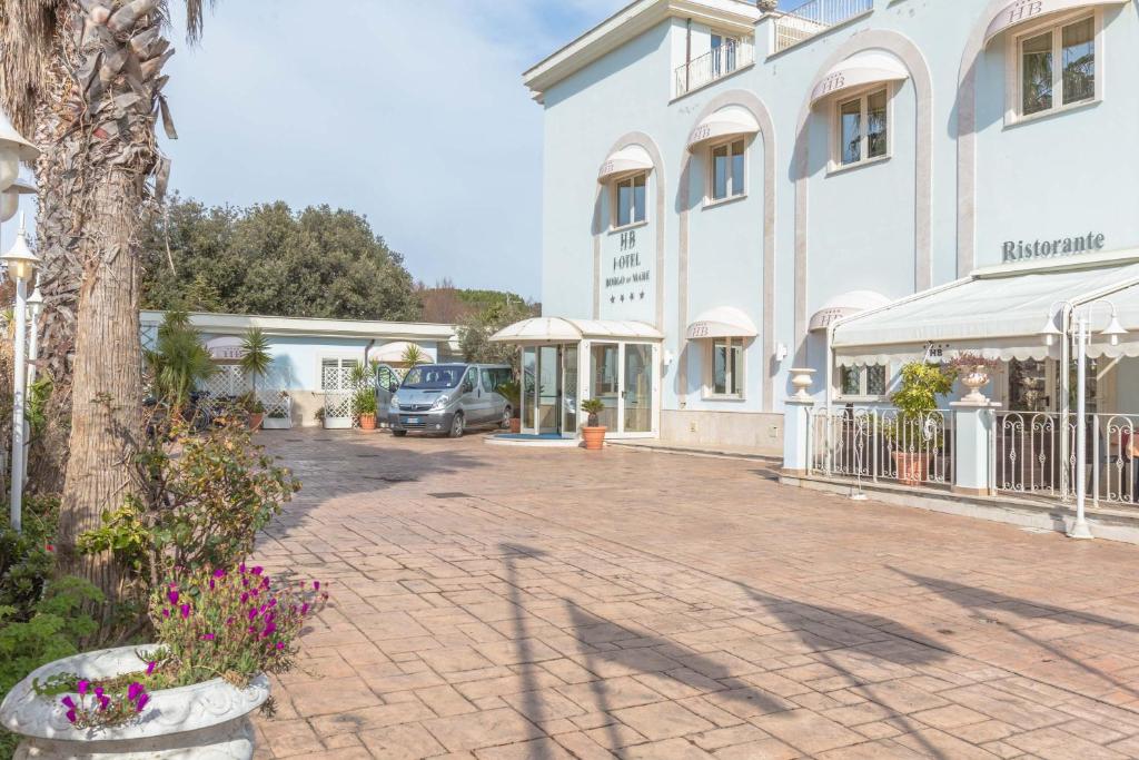 Budova, kde se hotel nachází
