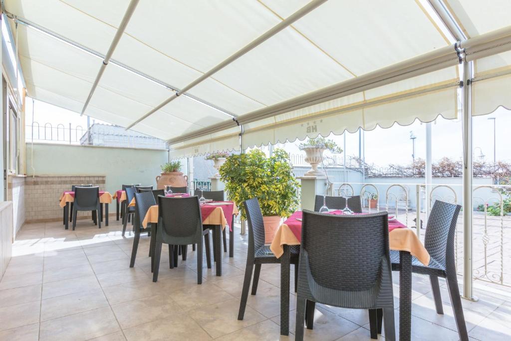 Restaurace v ubytování Hotel Borgo Del Mare