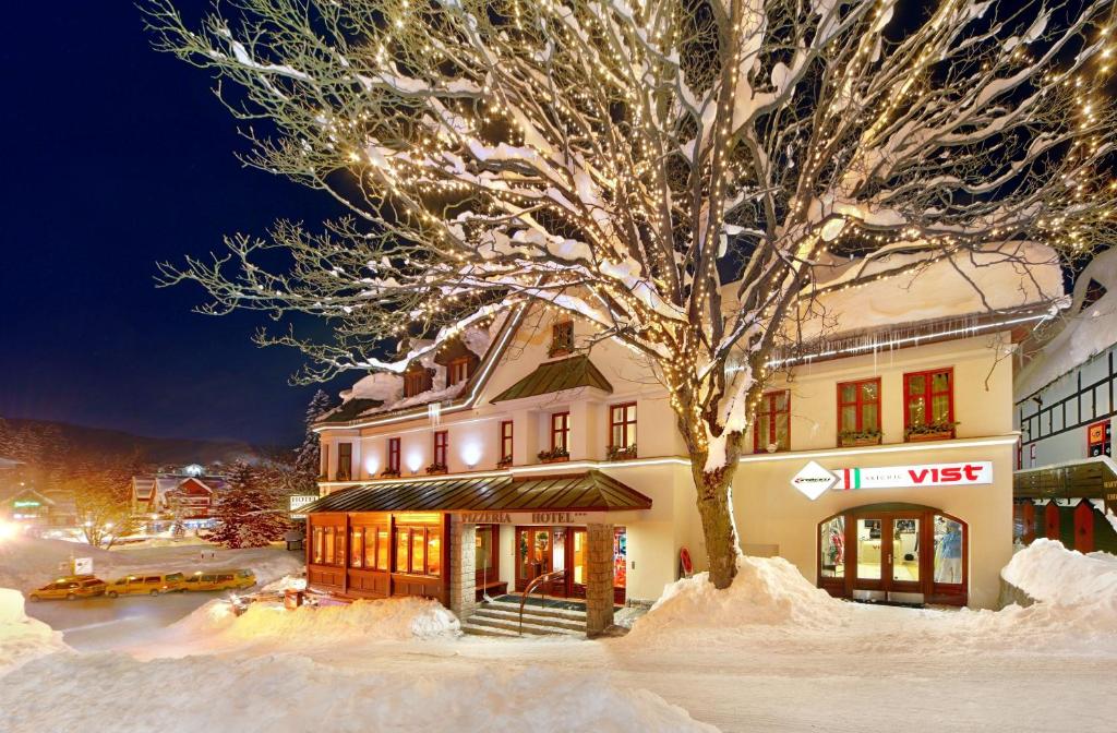 Hotel pizzeria Belmonte v zimě