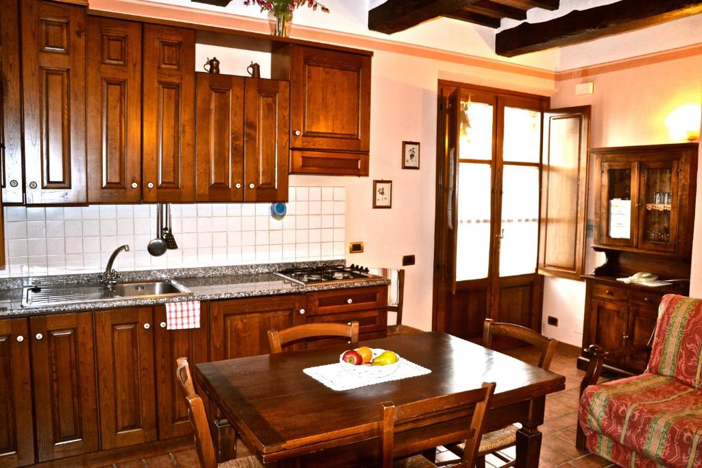 Kuchyň nebo kuchyňský kout v ubytování Agriturismo Sanguineto