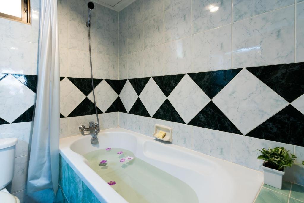 The Residence Garden - Resim 10