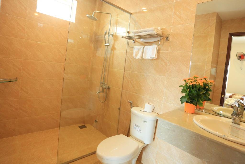 Koupelna v ubytování Phuong Linh Hotel