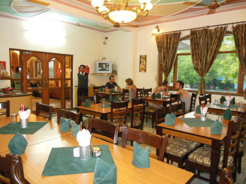 Restaurace v ubytování Hotel Taj Plaza, VIP Road, Agra