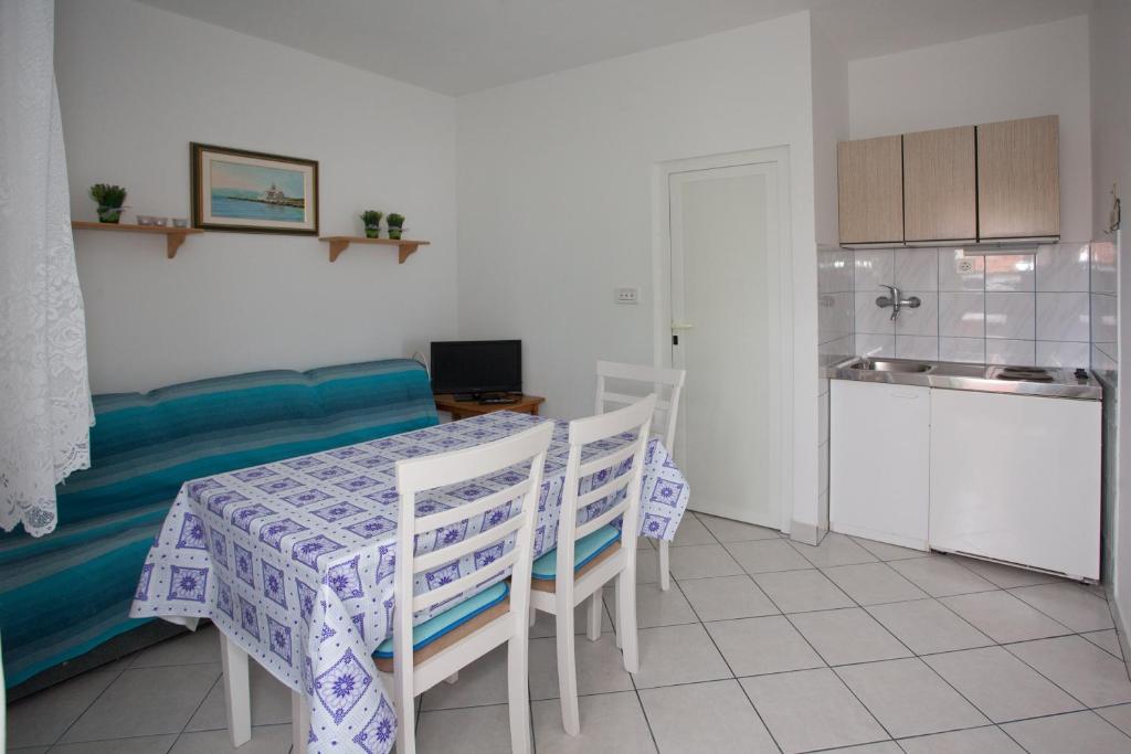 Kuchyňa alebo kuchynka v ubytovaní Apartments Toplak