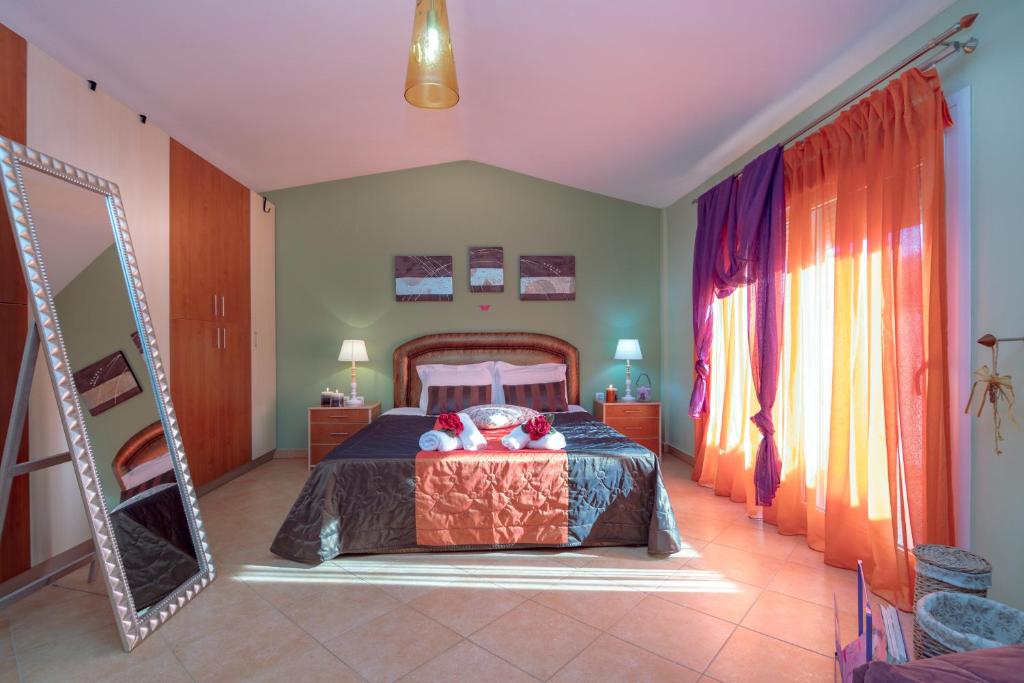 A bed or beds in a room at Maisonette Stefanie