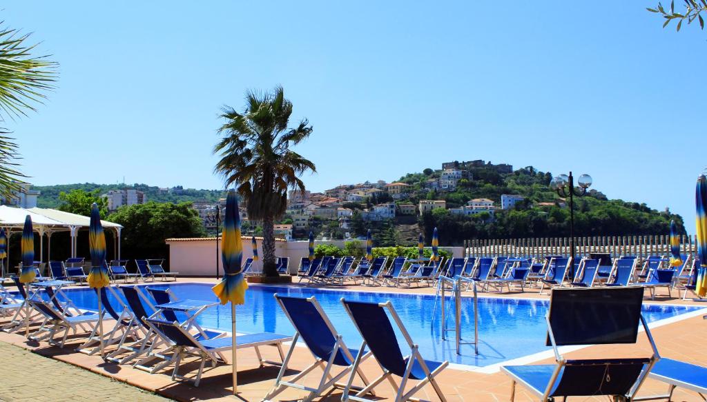 Bazén v ubytování Hotel Mare nebo v jeho okolí