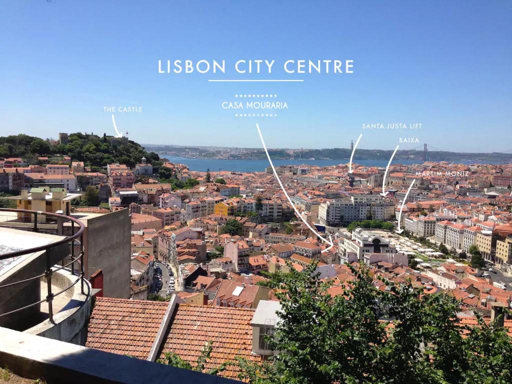 リスボンにあるCasa Mourariaの市街中心部からの眺め