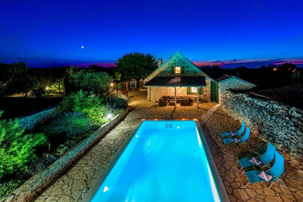 Rural house Mudrinic "Ivini dvori"