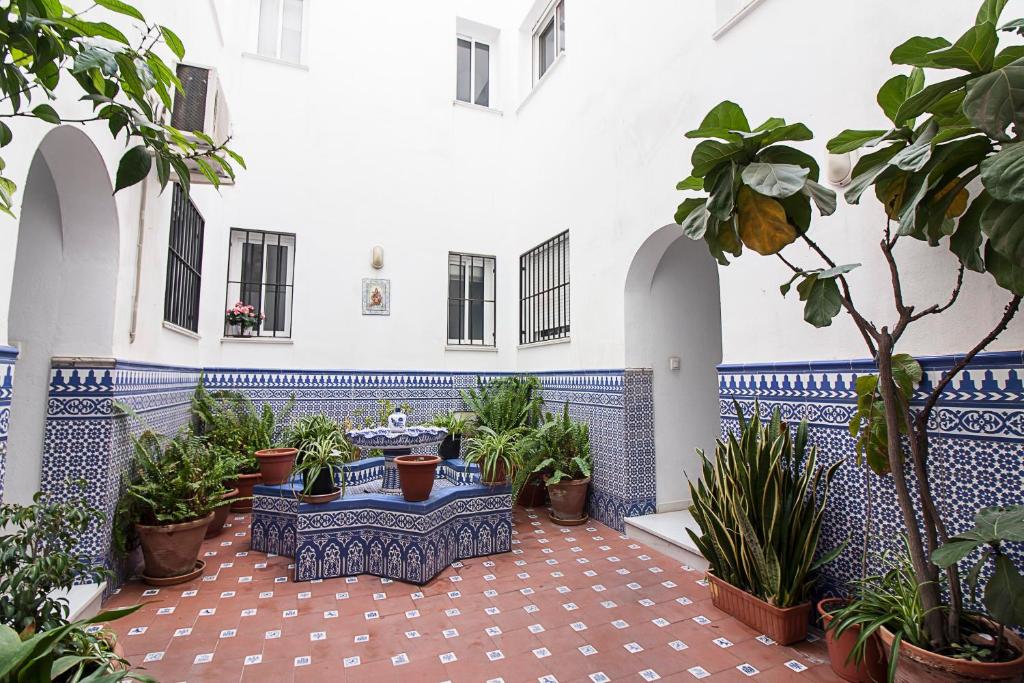 A seating area at Old Town, City Center Apartment Premium with PARKING