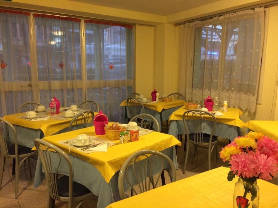 A restaurant or other place to eat at New Prophet