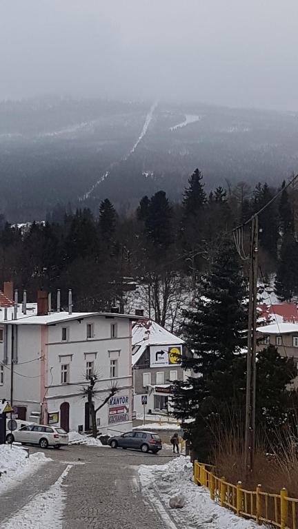 Apartament NavyBlue z widokiem na góry v zimě