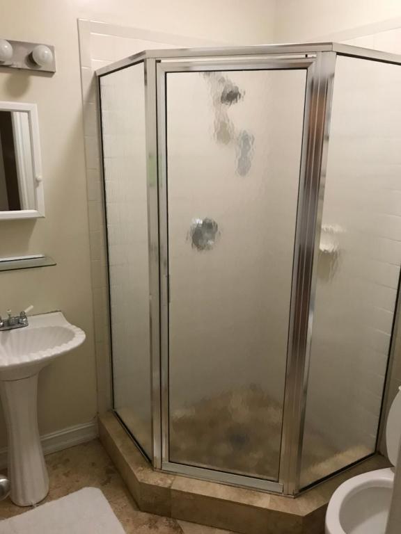 New Orleans House - Gay Male Adult Guesthouse - Paylaşılan Banyo Ile Oda 23A - Sadece Erkekler