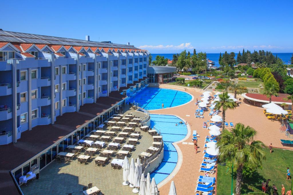 فضای داخلی Rox Resort Hotel در آنتالیا - تصویر ۳