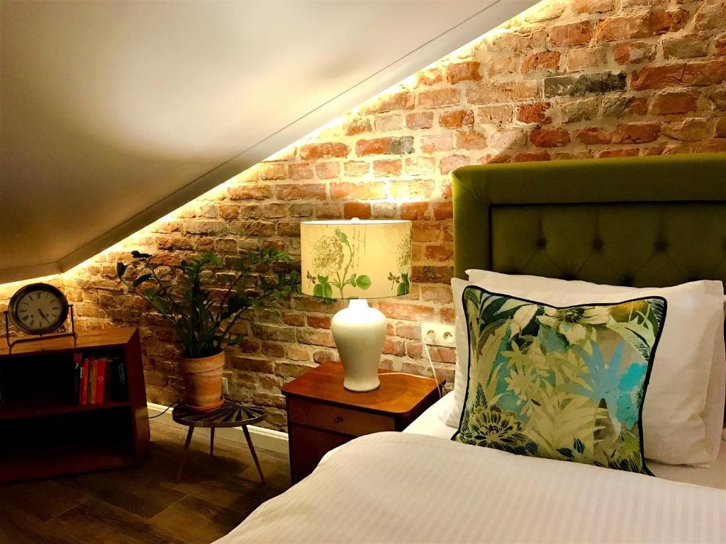 SLEEPWELL NOWY SWIAT - wejscie przez dziedziniec - brama Ordynacka 14 - Resim 22