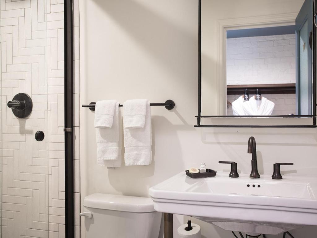 The Old No. 77 Hotel & Chandlery - Deluxe Double Room With Two Double Beds