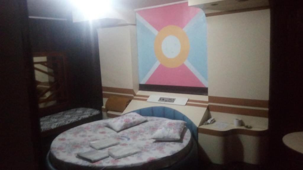  Hotel - Motel Story