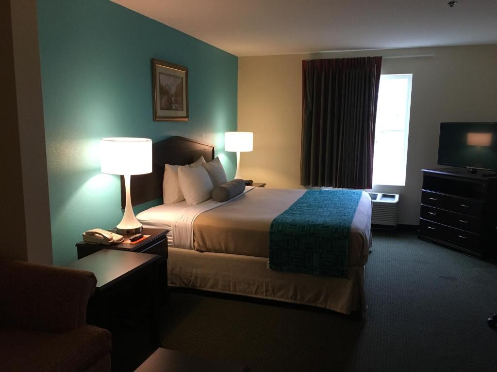 Howard Johnson by Wyndham Houma - King Suite - No Fumadores