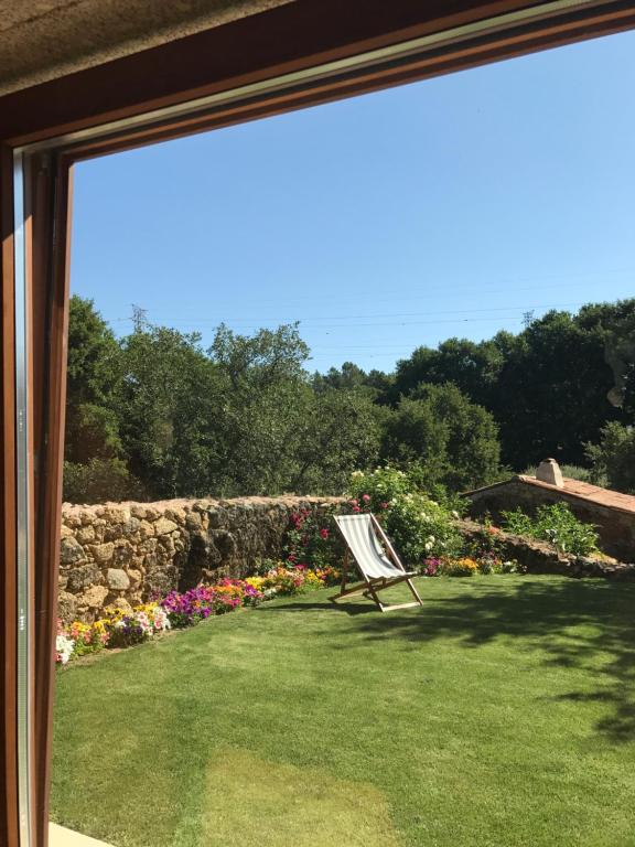 Um jardim no exterior de Quinta de Seves