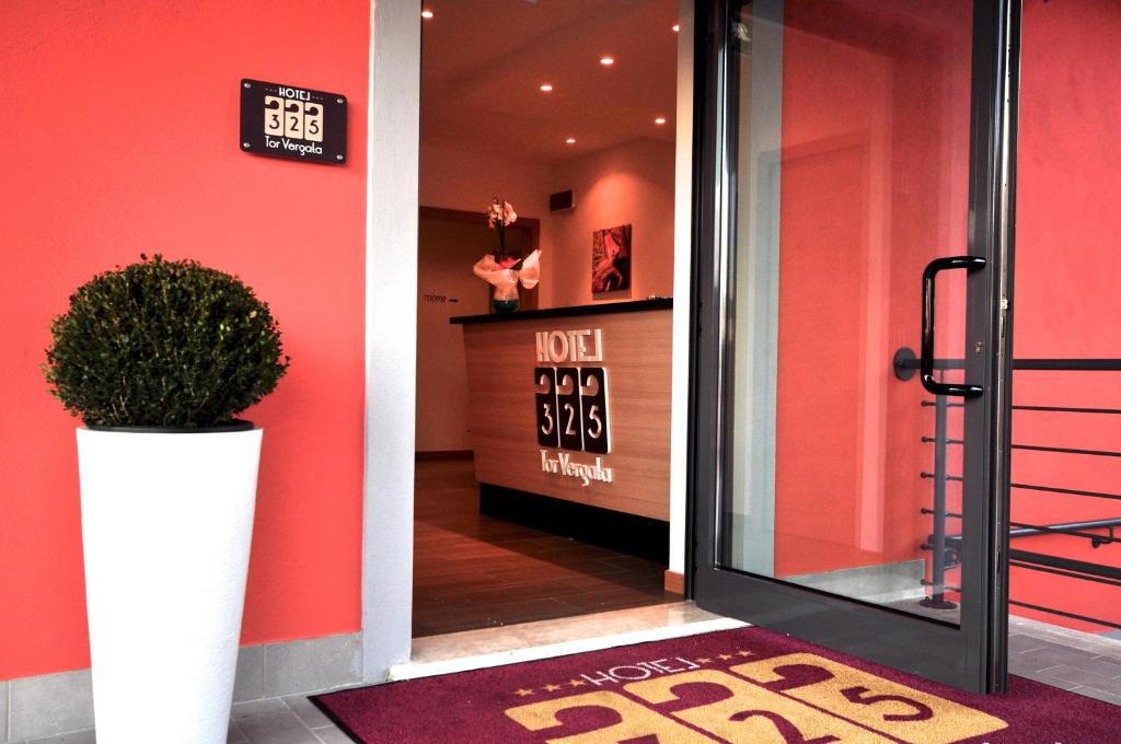 Certifikát, hodnocení, plakát nebo jiný dokument vystavený v ubytování Hotel 325 Tor Vergata