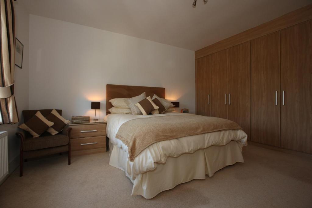 Gallery image of 2 The Rocklands in Birkenhead