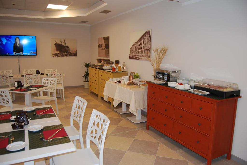 A kitchen or kitchenette at Nuovo Albergo Operai