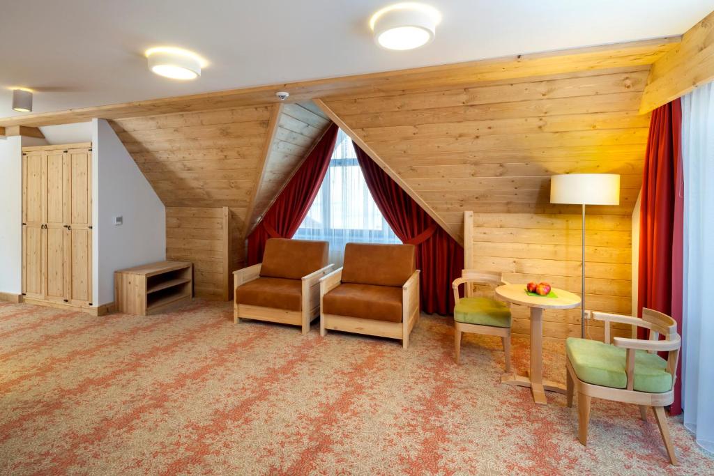 Posedenie v ubytovaní Hotel Bania Thermal & Ski