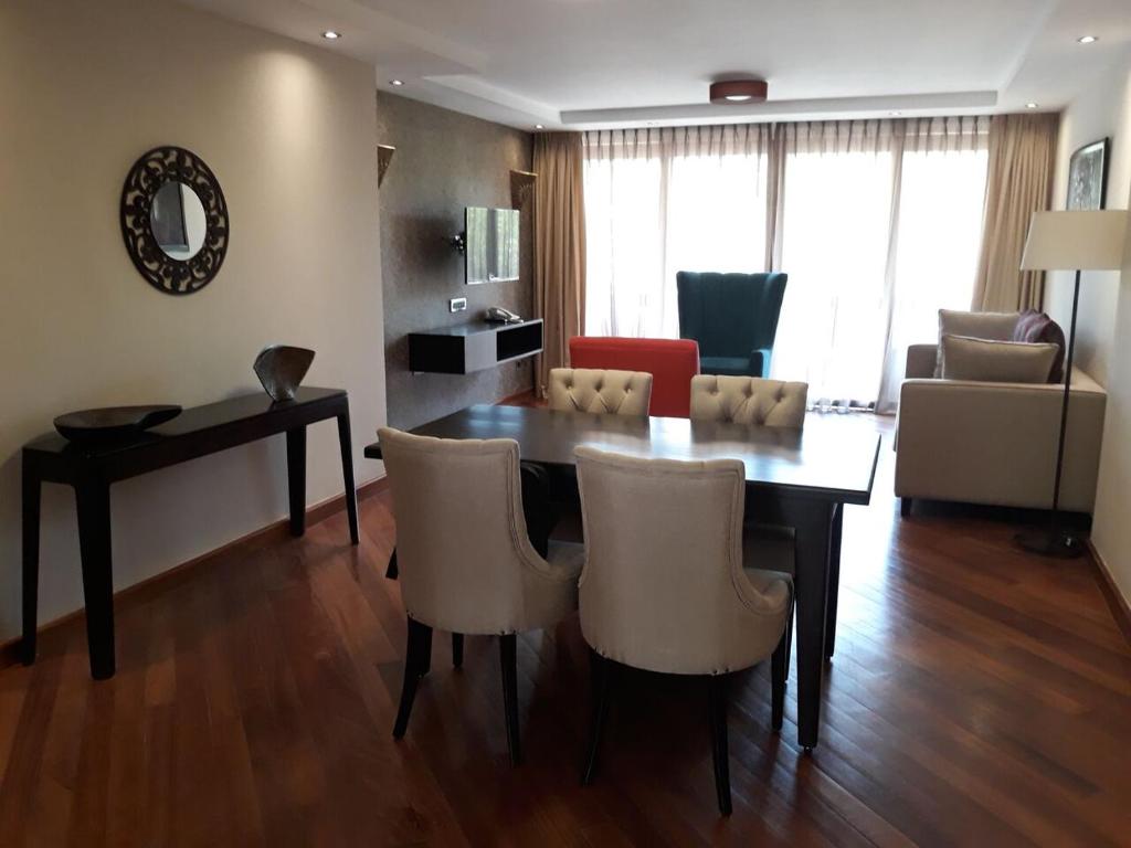 Kuchyň nebo kuchyňský kout v ubytování Longonot Place Serviced Apartment-Nairobi, City Centre CBD
