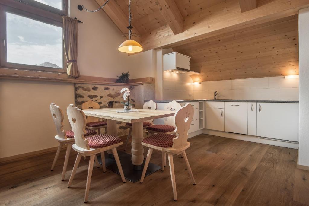 Kuchyňa alebo kuchynka v ubytovaní B&B Ciastel